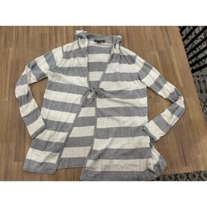 Tommy Bahama sweater size medium